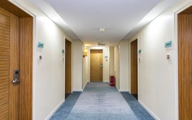 Yihyatt Hotel (Yulin Chinese Medicine Hong Kong Store)