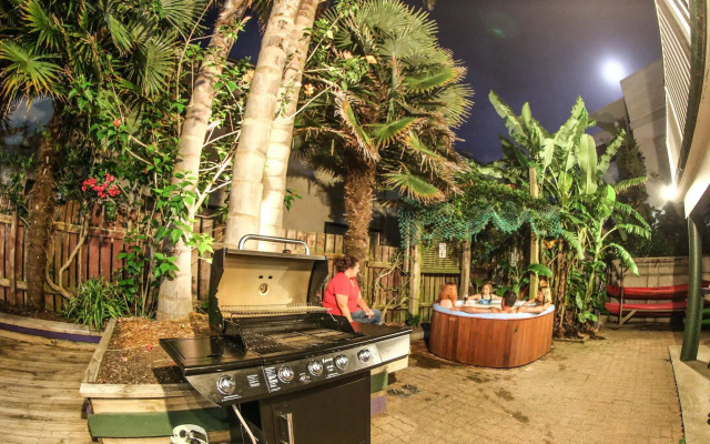Centabay Lodge - Hostel