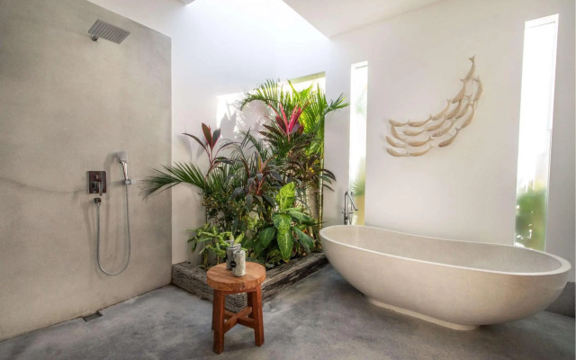 Fabulous Private Villa 4 BR Canggu w staff