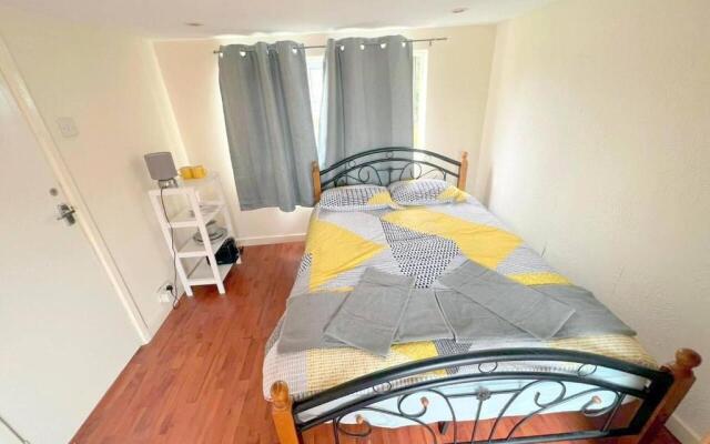 4-bed House in South London