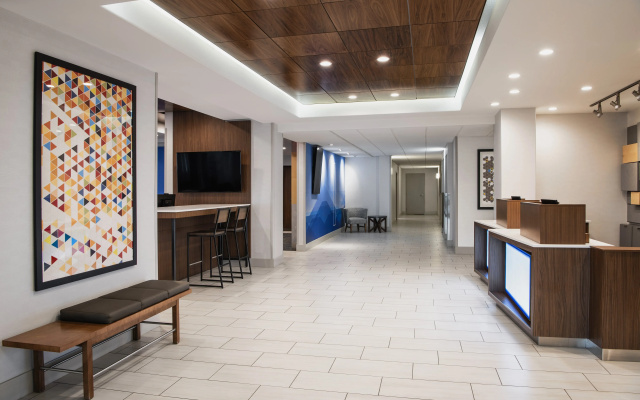 Holiday Inn Express & Suites Saskatoon Centre by IHG