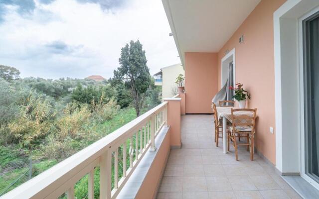 Charmy 2BD Apartment near Mon Repos Beach