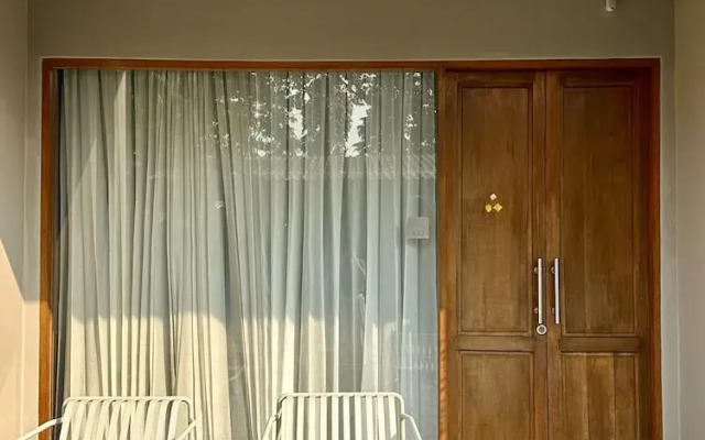 SUNKISS pool.bed.cafe