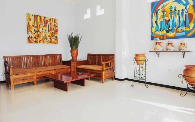 RedDoorz near Velodrome Malang 2