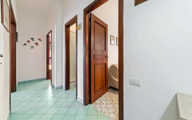 Vietri sul Mare Roomy Flat with Parking
