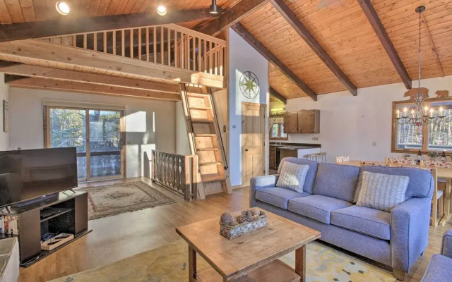 Beautiful Chalet ~ 5 Miles to Attitash Mountain