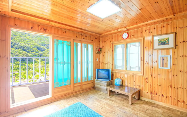Yangsan Bene Maru Pension