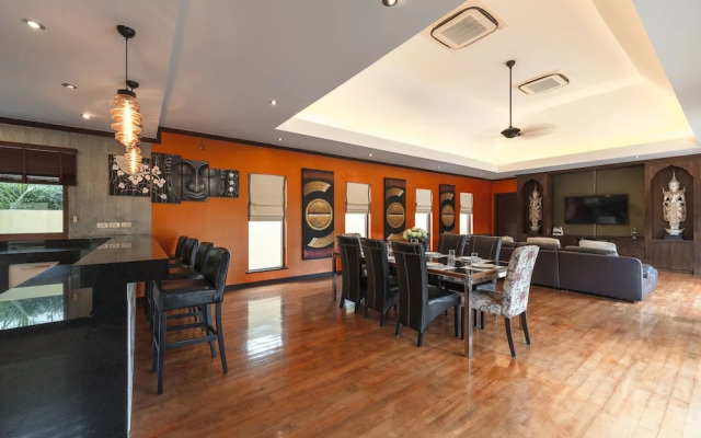 Generous 6BR Balinese Pool Villa Sophia