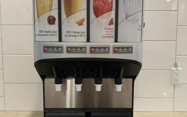 Meridian Inn & Suites Regina Airport