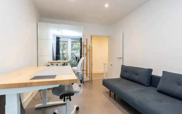 Modern Family Friendly 2 Bedroom Flat in Hackney Wick