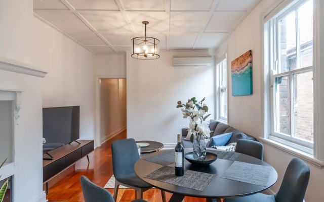 Luxurious Heritage Home with Harbour Bridge Views – Guest Rooms – Sydney