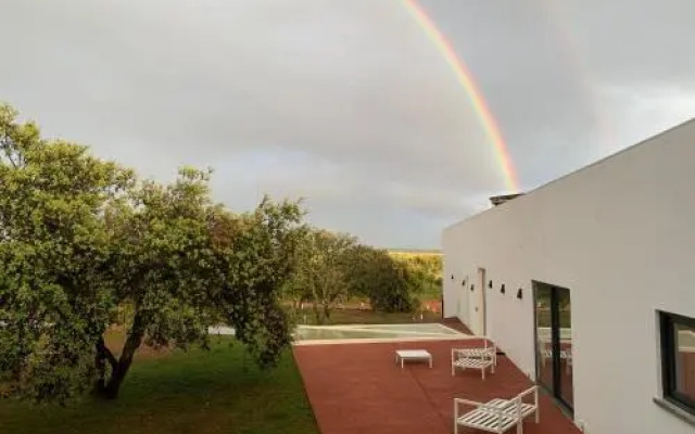 Montimerso Skyscape Country House