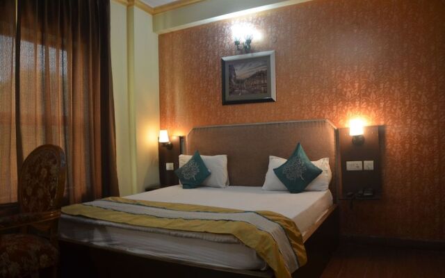 Capital O 66106 Hotel Samrat Kaushambhi