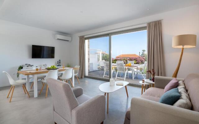 Gennadi Harmony Suites - 200 m from the sea