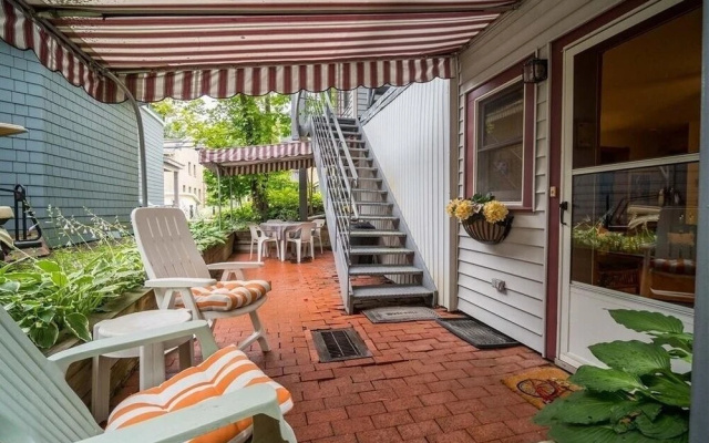 Garden Grove 2 Bedroom Home by RedAwning