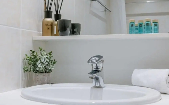 Cosy Apartment With Frontal Seaview