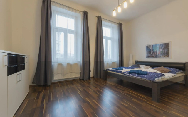 Spacious Apartment in Center with Terrace