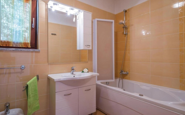 Amazing Home in Dobrani With Wifi and 2 Bedrooms