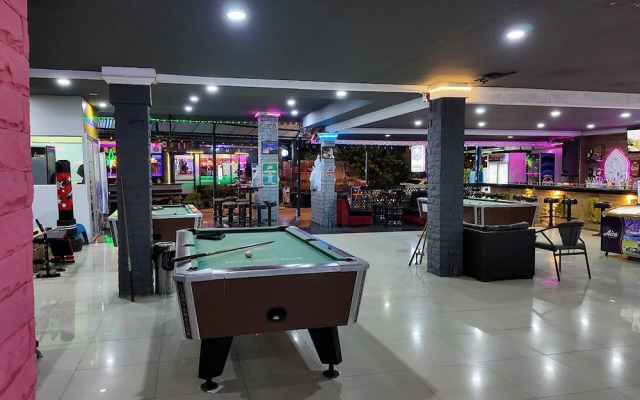 Hangover Hostel Patong