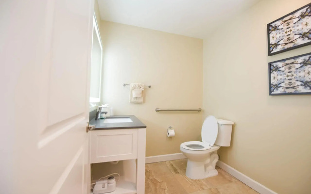 Waterside Suites & Marina