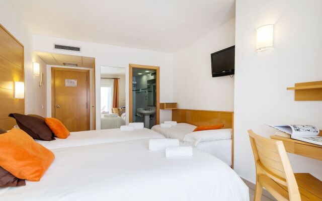 Hotel & Diving les Illes