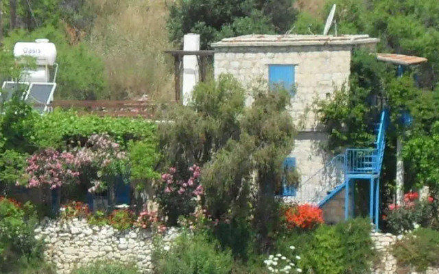 Arodaphne Cottage