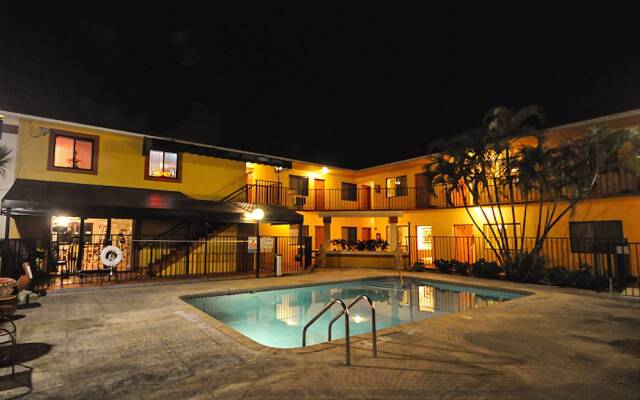 Sunny Palms Inn