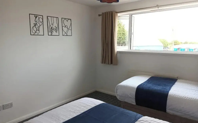 Spacious Birmingham House - 7 Guests -free Parking