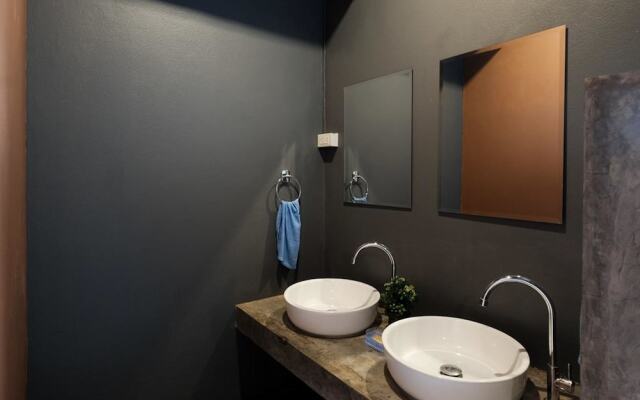 Znap's hostel and Café