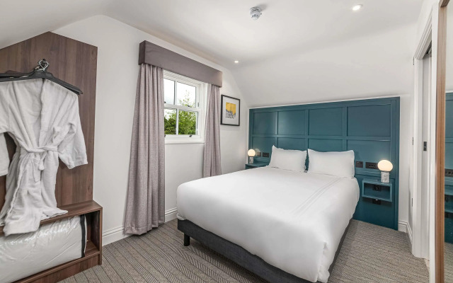 Mercure White Hart Hotel Salisbury and Apartments