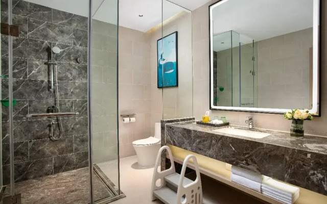 Holiday Inn Shanghai Dishui Lake by IHG