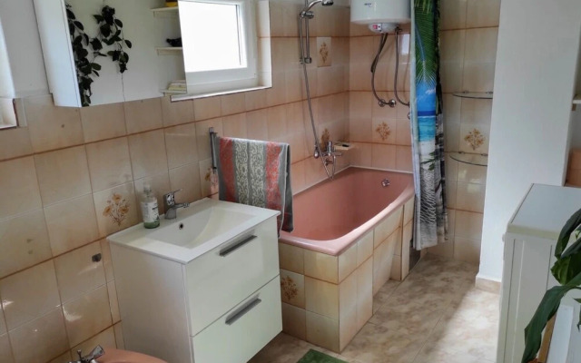 Andela - Comfortable and Affordable - A1