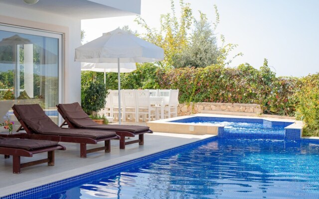 Villa Sadem by Akdenizvillam