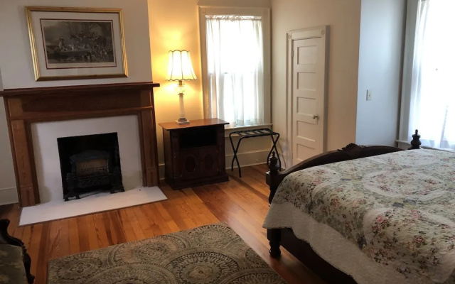 Love Lane Bed & Breakfast