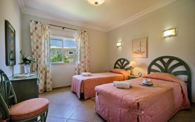 44 Fairviews Village Boavista