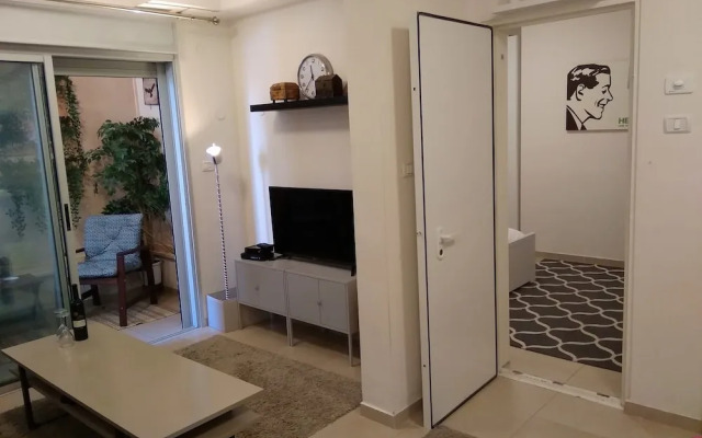TLV Suites By The Sea - 2 Rooms