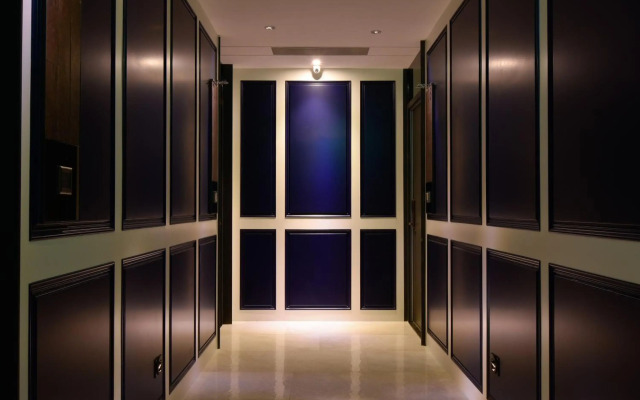 3 Door Hotel