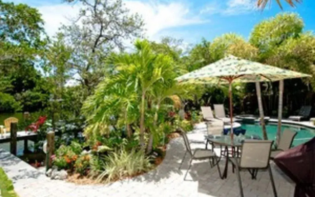 Paradise Pointe