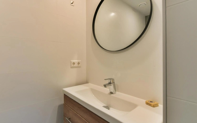 Luxury Garden View Apartment