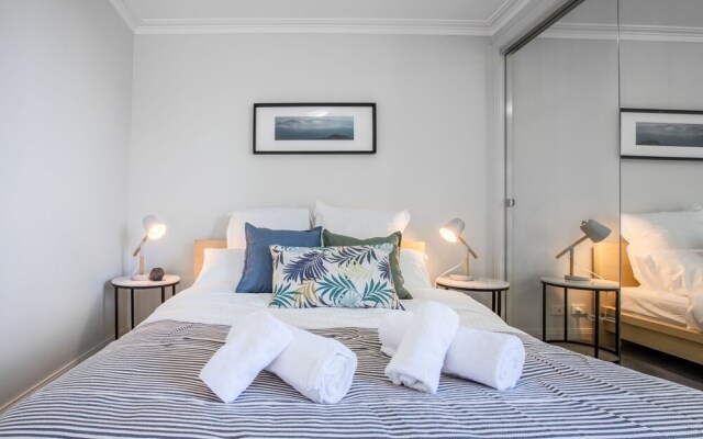 Russell St. Hotel Apartment