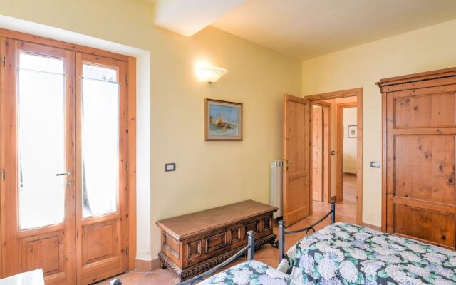 Spacious Holiday Home in Lamporecchio With Pool