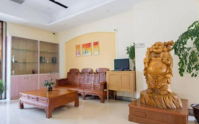 Rujia Pebble Hotel (Kaihua Genbo Park South Bus Station)