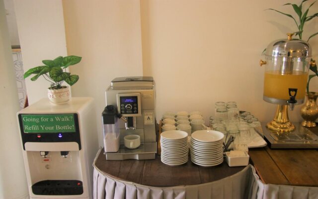 Grand Elevation Hotel