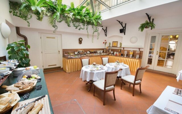 Boutique Hotel Constans