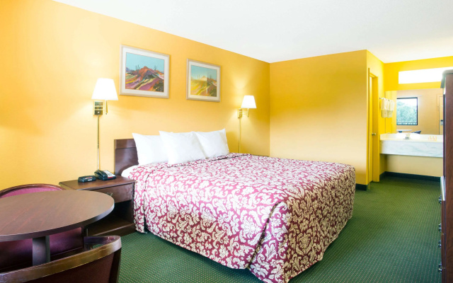 Days Inn by Wyndham Camilla