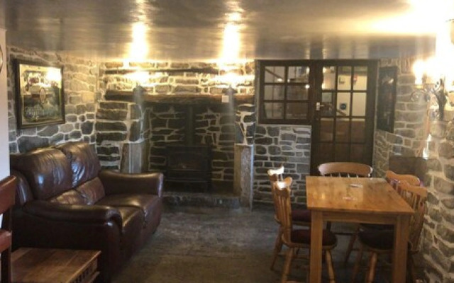 The Pecking Mill Inn