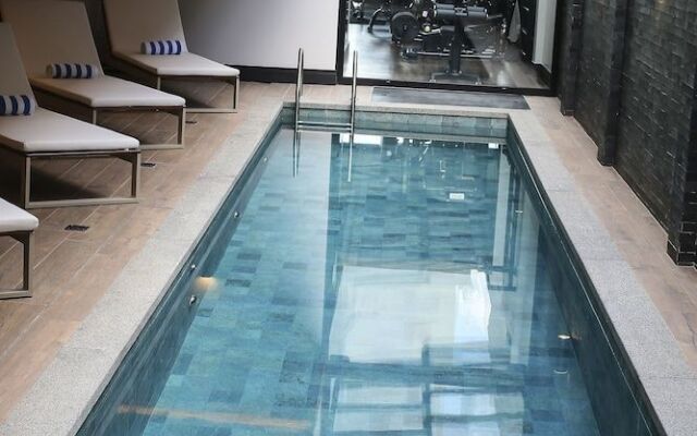 4WOO Hotel