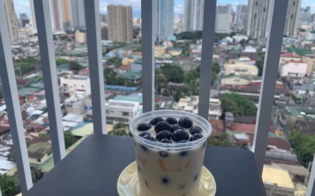 Condo Unit With Balcony in Manila