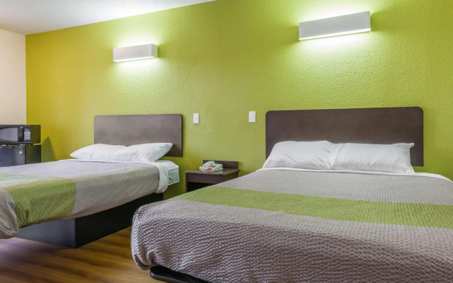 Motel 6 Alexandria, LA - South