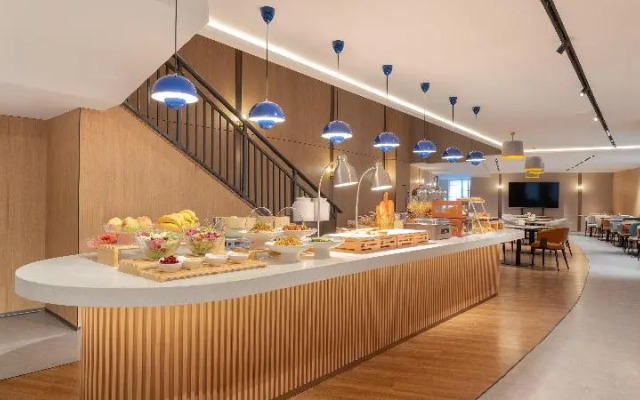 Holiday Inn Express Kunming Railway Station